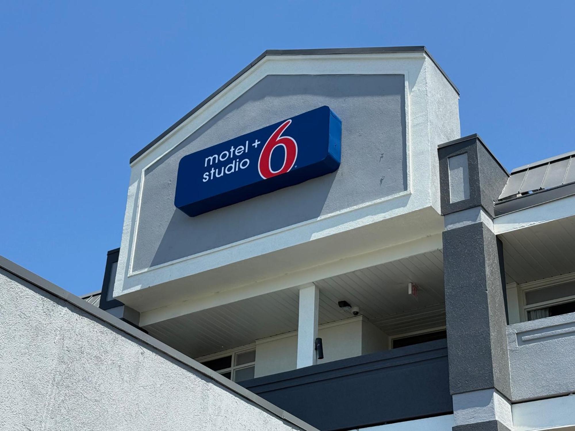 Motel 6 Charlotte, Nc - Airport South エクステリア 写真